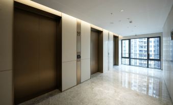 Yunding Executive Apartment (Haiya Colorful City Lingzhi Metro Station Store)