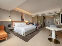 Howard Johnson Life KUNMING Hotels near Fude Station