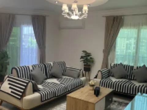 أواسيس بي آند بي Hotels near ميدان روكسى