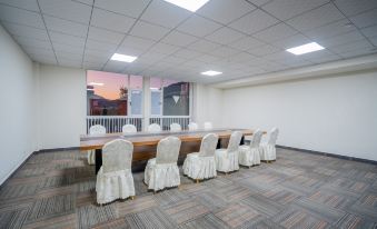 JI Hotel (Lincang Municipal Government Square Branch)