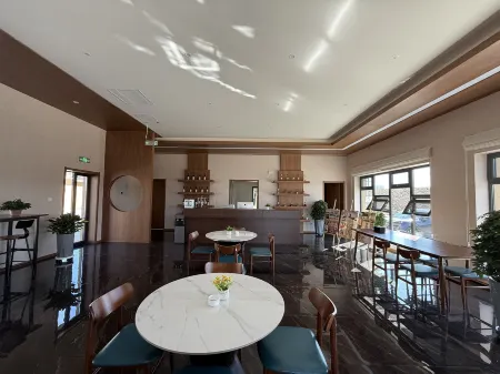 Hohhot Taohuayuan Homestay (Zhaojun Road) Отели рядом с достопримечательностью «Inner Mongolia University Innovation College (South Campus)»