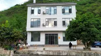 羅平山水小院 九龍瀑布群風景區-賞月橋附近的飯店