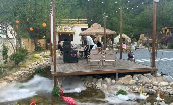 Bailongtan Chaxi Xiaoyuan Homestay (Xinyang)