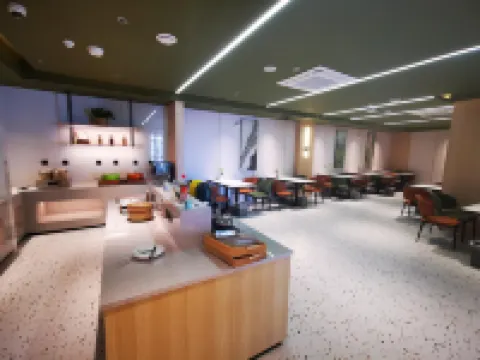 GreenTree Inn Express Hotel (Jixi County High-speed Railway North Station)