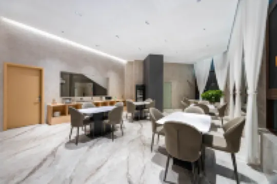 Lido Hotel (Qujing North Station)