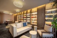 Atour Hotel on National Highway 318 in Xinduqiao, Kangding