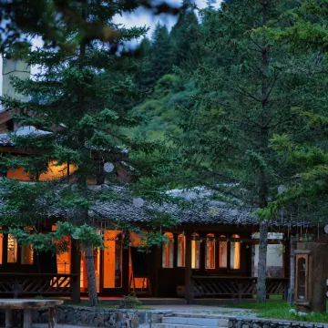 Wanglang Giant Panda Exploration Camping Hotel