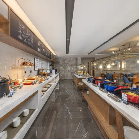 Kyriad Hotel (Flagship Store of Wuyue Plaza, Xining Economic Development Zone)