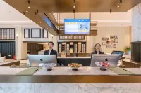 Days Select Wyndham Hotel