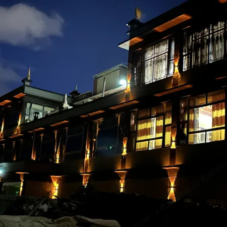 Baima Wengmu Homestay