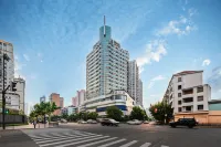 Jinglai Light Luxury Hotel (Shanghai Lujiabang Road Metro Station Branch) Hotels in Yu Garden Area