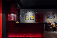 Elf Hostel · Enjoy & Play Youth Inn (Libo Ancient Town Food Street) - Bintang 2