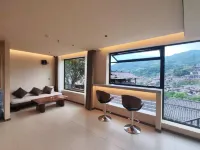Jianshanyunye Panoramic Homestay (Xijiang Qianhu Miao Village Observation Deck) - Pet-friendly