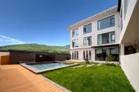 Nalati Shuimu Shangshan Jingyue Yuntang Meisu. - balneario