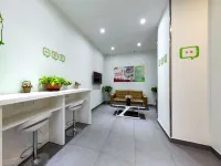 Xiaomei Hotel (Beijing Universal Studios Tuqiao Subway Station)