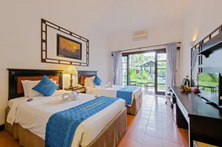 Khu nghỉ dưỡng River Beach Resort & Residences