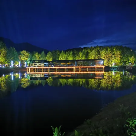 Zhaojun Champaign road Hotel