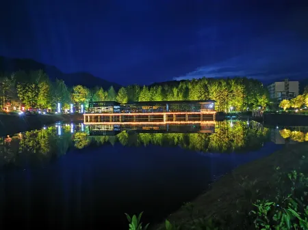 Zhaojun Champaign road Hotel