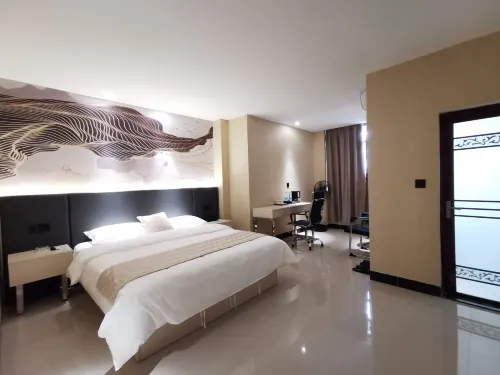 Jiangmen Huayue Boutique Apartment (Jiangmen East Station Branch) - Condos