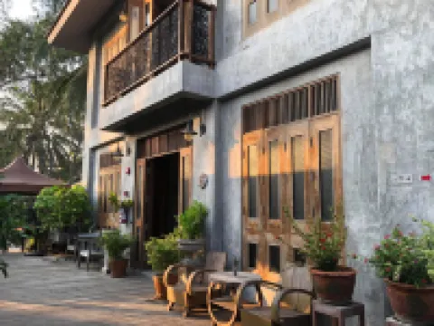 ルアンサネーハー アムパワー アムパワーのホテル