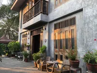 하우스 오브 패션 암파와 Wat Chulamanee 주변 호텔