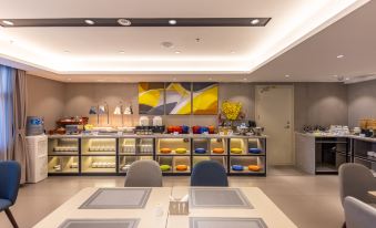 Homeinn Selected Hotel (Xining Daxin Street Night Market Mojia Street)
