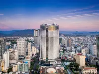 The Empyrean Nha Trang Отели в г. Нячанг