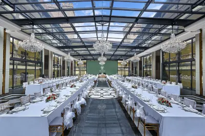 The Chateau Spa & Wellness Resort Hotel dekat Japanese Villacg