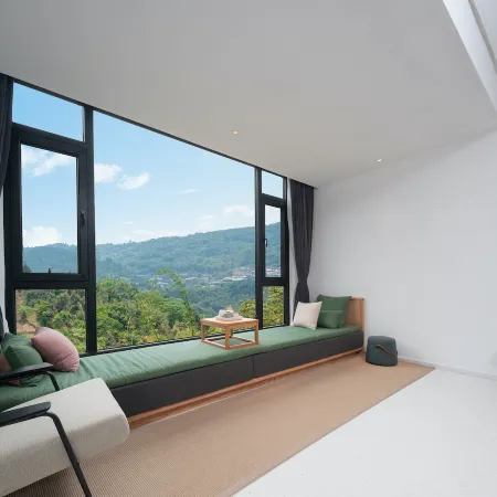 JiangLu Nannuoshan Mountain Inn