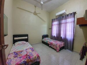 OYO Home 90280 Darussalam Homestay