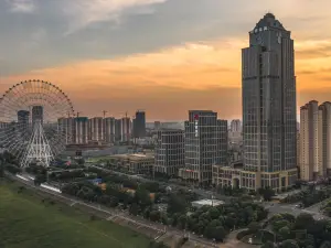 Nanchang Jialai Teyi International Hotel (Vientiane City Ferris Wheel)