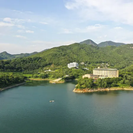 Cheongpung Resort Lake Hotel