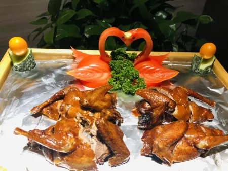 Vienna International Hotel Отели рядом с достопримечательностью «Binjiang Square»