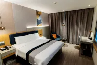 Home Inn Business Hotel (Jinzhou Liaoshen Battle Memorial Hall Shiqiaozi Early Market Branch） - 3-Star