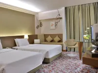 Rama Gardens Hotel Bangkok Hotels near Thung Song Hong
