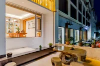 Jianshui Residence (South Gate Store of Huangshan Scenic Area) Hotels near Houzi Guanhai Scenic Spot