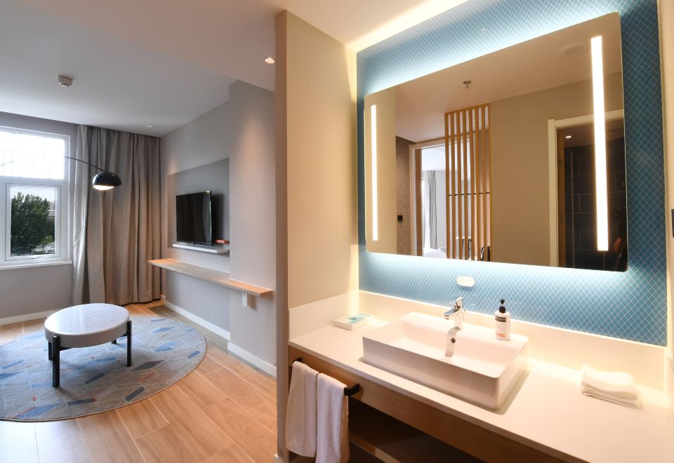 2. 천진 빈하이 둥..