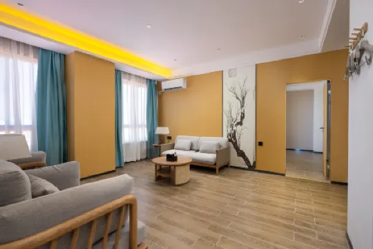 Aili Sea View Hotel (Haikou arcade-house old street) Отели рядом с достопримечательностью «Haidian Port»