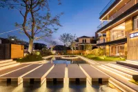 Floral Lux Hotel · Cloudveil Haven Hotel