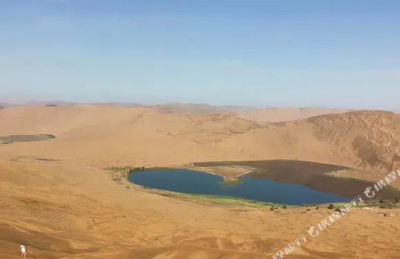 巴丹吉林沙漠珠峯神泉民宿