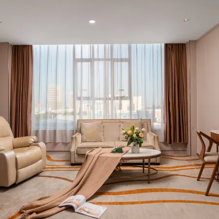 Yunpu International Hotel (Foshan Lecong Furniture World)