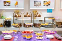 Lavande Hotel (Neijiang High Speed Railway Station, Peace Square) - فطور
