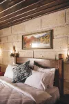 Tale Cave Inn