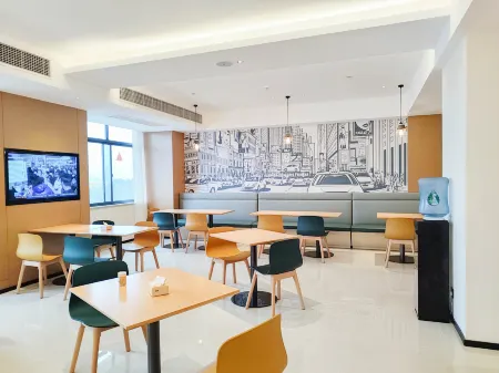 City Comfort Inn Hotel (Hechi Huanjiang Qiche Zongzhan)
