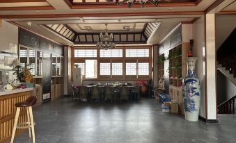Lancang Shangyunguang Juxuan Hotel