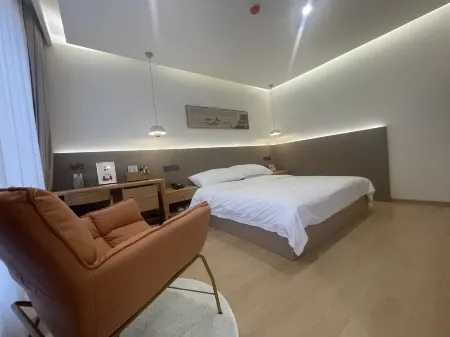 Floral Hotel·Banyi Tang  Hotel (Shanghai Qingxi old street branch) Отели рядом с достопримечательностью «Shanghai Wanfo Pavillon»