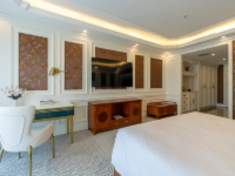 Taihe Deng International Hotel (Xianghe Wuyi Road) Hotels in Xianghe