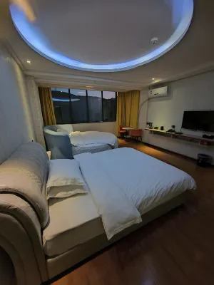 Longli Yurun Galaxy Hotel Các khách sạn gần Guizhou Longjiashan National Forest Park