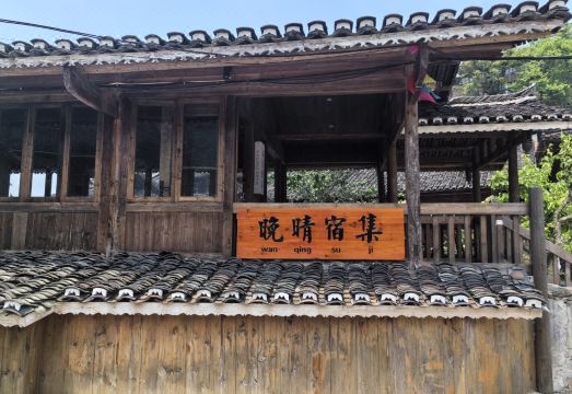 복층 구조의 세련된 객실 내부