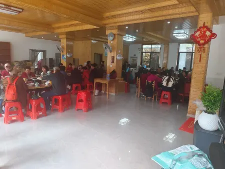 Wantian Hotel Отели рядом с достопримечательностью «China’s Top Selenium-Rich Village»